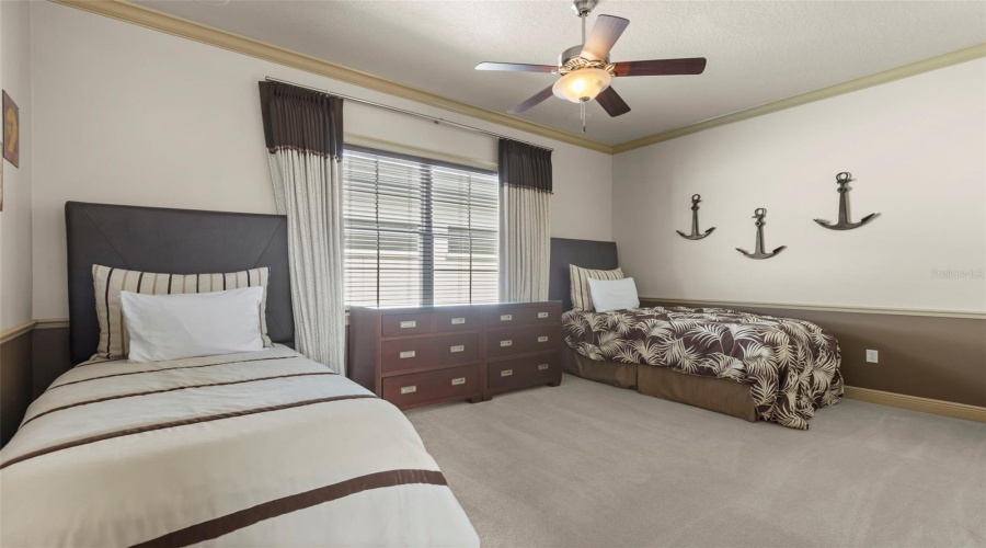 Kissimmee, Florida 34747, 4 Bedroom Bedrooms, ,4 Bathroombathrooms,Residential,For Sale,Golden Bear,0,Mfro6448077