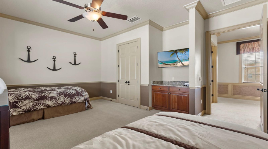 Kissimmee, Florida 34747, 4 Bedroom Bedrooms, ,4 Bathroombathrooms,Residential,For Sale,Golden Bear,0,Mfro6448077