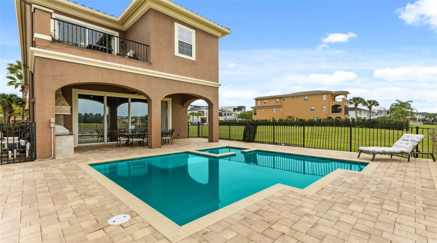 Kissimmee, Florida 34747, 4 Bedroom Bedrooms, ,4 Bathroombathrooms,Residential,For Sale,Golden Bear,0,Mfro6448077