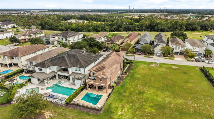 Kissimmee, Florida 34747, 4 Bedroom Bedrooms, ,4 Bathroombathrooms,Residential,For Sale,Golden Bear,0,Mfro6448077