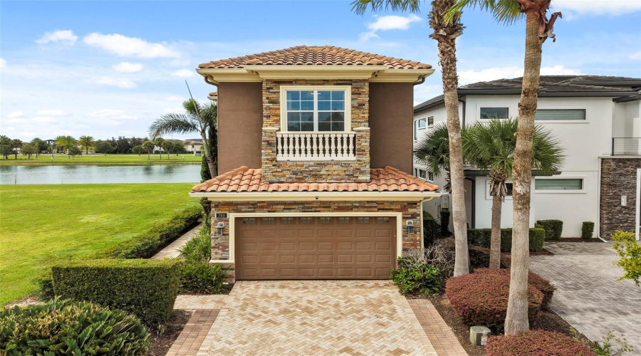 Kissimmee, Florida 34747, 4 Bedroom Bedrooms, ,4 Bathroombathrooms,Residential,For Sale,Golden Bear,0,Mfro6448077