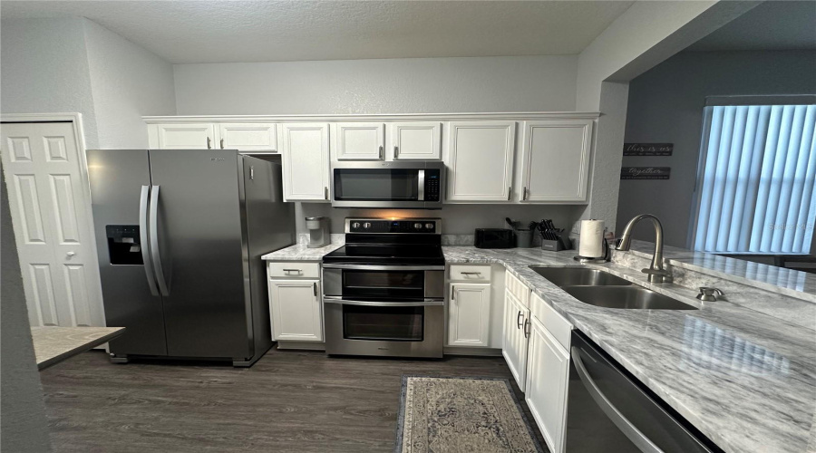 Davenport, Florida 33897, 4 Bedroom Bedrooms, ,3 Bathroombathrooms,Residential,For Sale,Calabria,0,Mfro6448055