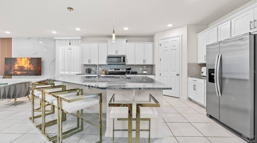 Kissimmee, Florida 34747, 7 Bedroom Bedrooms, ,6 Bathroombathrooms,Residential,For Sale,Coconut Breeze,0,Mfro6448034