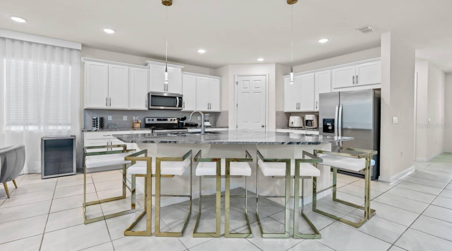 Kissimmee, Florida 34747, 7 Bedroom Bedrooms, ,6 Bathroombathrooms,Residential,For Sale,Coconut Breeze,0,Mfro6448034