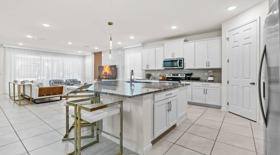 Kissimmee, Florida 34747, 7 Bedroom Bedrooms, ,6 Bathroombathrooms,Residential,For Sale,Coconut Breeze,0,Mfro6448034