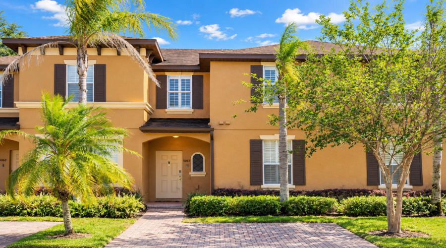 Davenport, Florida 33897, 4 Bedroom Bedrooms, ,3 Bathroombathrooms,Residential,For Sale,Calabria,0,Mfro6446807