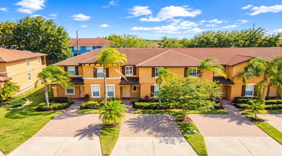 Davenport, Florida 33897, 4 Bedroom Bedrooms, ,3 Bathroombathrooms,Residential,For Sale,Calabria,0,Mfro6446807