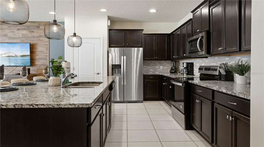 Kissimmee, Florida 34747, 5 Bedroom Bedrooms, ,4 Bathroombathrooms,Residential,For Sale,Dubai,0,Mfro6447912
