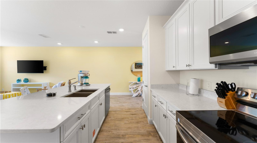 Kissimmee, Florida 34747, 2 Bedroom Bedrooms, ,2 Bathroombathrooms,Residential,For Sale,Castaway,0,Mfro6448100