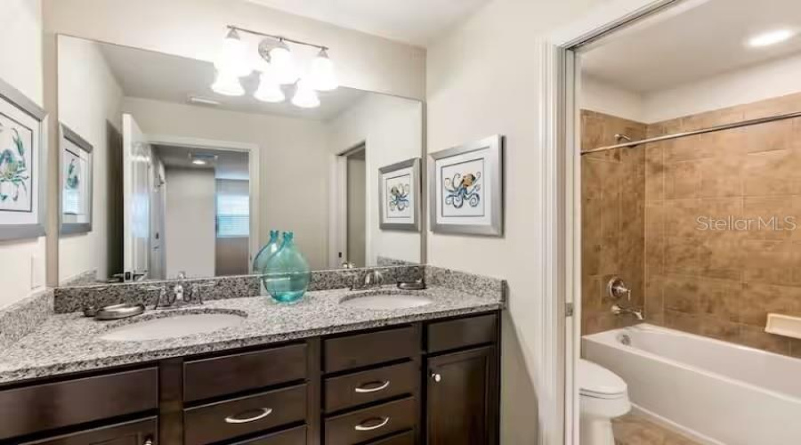 Kissimmee, Florida 34747, 5 Bedroom Bedrooms, ,4 Bathroombathrooms,Residential,For Sale,Geneve,0,Mfro6446813