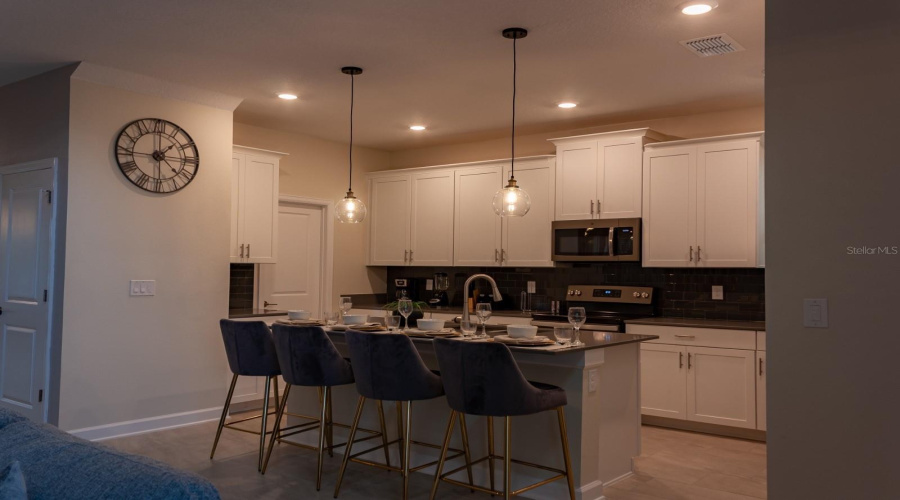 Davenport, Florida 33896, 5 Bedroom Bedrooms, ,5 Bathroombathrooms,Residential,For Sale,Drop Shot,0,Mfro6448224