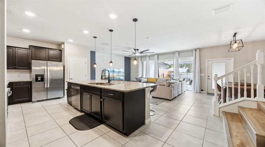 Davenport, Florida 33837, 5 Bedroom Bedrooms, ,4 Bathroombathrooms,Residential,For Sale,Oakmoss,0,Mfro6448281