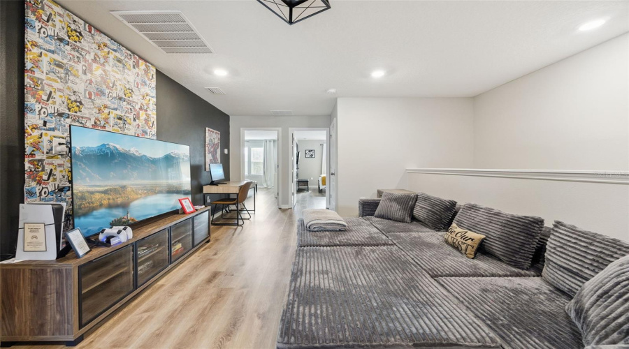 Davenport, Florida 33837, 5 Bedroom Bedrooms, ,4 Bathroombathrooms,Residential,For Sale,Oakmoss,0,Mfro6448281