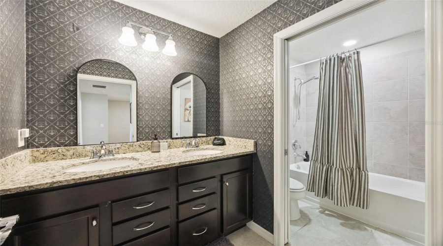 Davenport, Florida 33837, 5 Bedroom Bedrooms, ,4 Bathroombathrooms,Residential,For Sale,Oakmoss,0,Mfro6448281