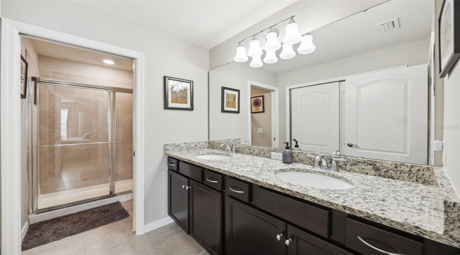Davenport, Florida 33837, 5 Bedroom Bedrooms, ,4 Bathroombathrooms,Residential,For Sale,Oakmoss,0,Mfro6448281