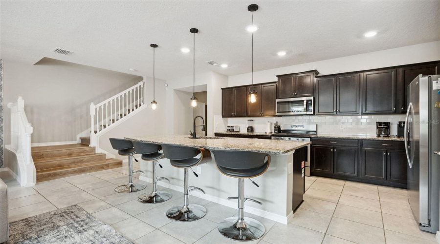 Davenport, Florida 33837, 5 Bedroom Bedrooms, ,4 Bathroombathrooms,Residential,For Sale,Oakmoss,0,Mfro6448281