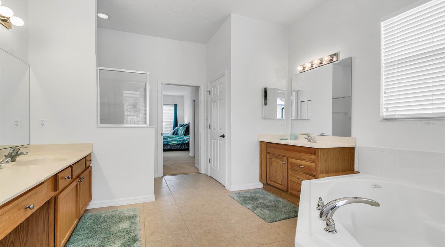 Kissimmee, Florida 34747, 3 Bedroom Bedrooms, ,2 Bathroombathrooms,Residential,For Sale,Velleux,0,Mfro6448060