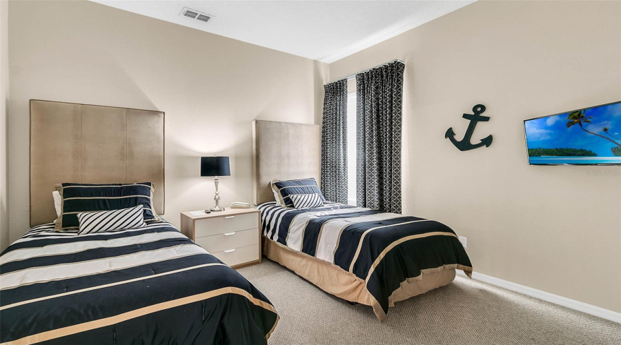 Kissimmee, Florida 34747, 3 Bedroom Bedrooms, ,2 Bathroombathrooms,Residential,For Sale,Velleux,0,Mfro6448060