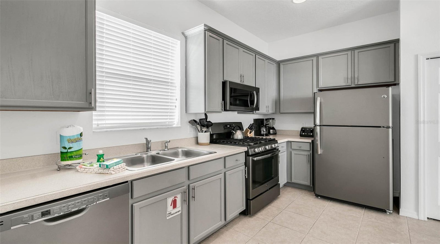 Kissimmee, Florida 34747, 3 Bedroom Bedrooms, ,2 Bathroombathrooms,Residential,For Sale,Velleux,0,Mfro6448060