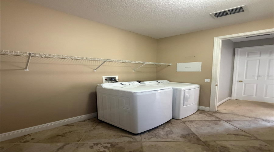 Kissimmee, Florida 34746, 5 Bedroom Bedrooms, ,4 Bathroombathrooms,Residential,For Sale,Eagle Isles,0,Mfrs5158740