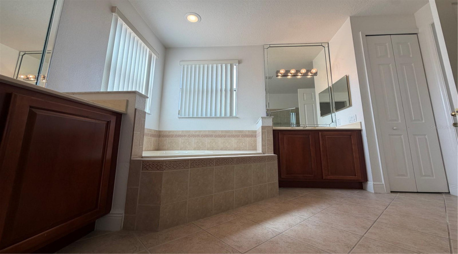 Kissimmee, Florida 34746, 5 Bedroom Bedrooms, ,4 Bathroombathrooms,Residential,For Sale,Eagle Isles,0,Mfrs5158740