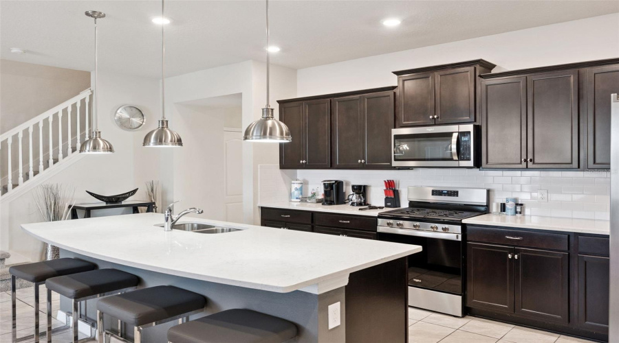 Davenport, Florida 33837, 5 Bedroom Bedrooms, ,4 Bathroombathrooms,Residential,For Sale,Oakmoss,0,Mfro6447952