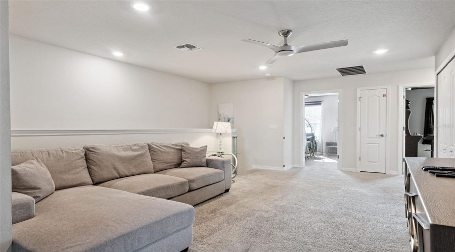Davenport, Florida 33837, 5 Bedroom Bedrooms, ,4 Bathroombathrooms,Residential,For Sale,Oakmoss,0,Mfro6447952