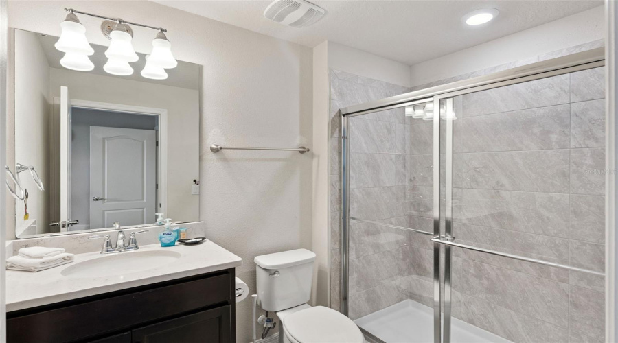 Davenport, Florida 33837, 5 Bedroom Bedrooms, ,4 Bathroombathrooms,Residential,For Sale,Oakmoss,0,Mfro6447952
