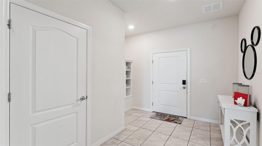 Davenport, Florida 33837, 5 Bedroom Bedrooms, ,4 Bathroombathrooms,Residential,For Sale,Oakmoss,0,Mfro6447952