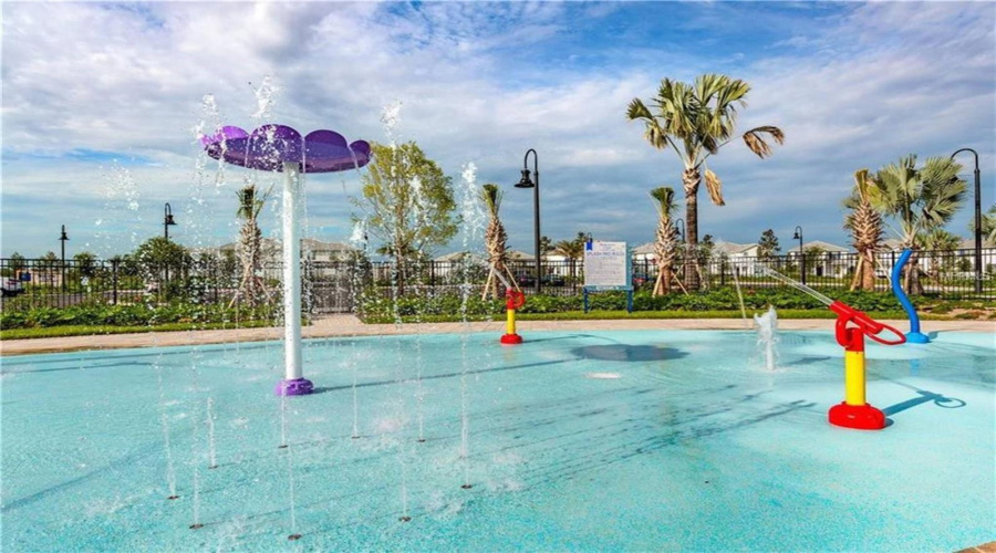 Kissimmee, Florida 34746, 2 Bedroom Bedrooms, ,2 Bathroombathrooms,Residential,For Sale,Clock Tower,0,Mfro6440724