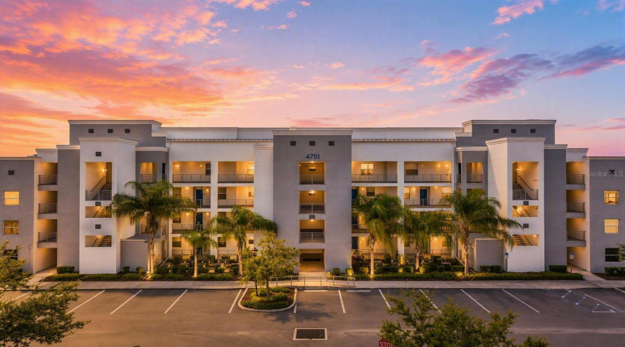 Kissimmee, Florida 34746, 2 Bedroom Bedrooms, ,2 Bathroombathrooms,Residential,For Sale,Clock Tower,0,Mfro6440724