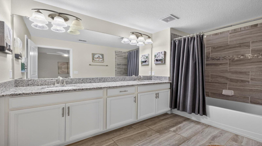 Kissimmee, Florida 34746, 5 Bedroom Bedrooms, ,4 Bathroombathrooms,Residential,For Sale,Brier Rose,0,Mfro6446637