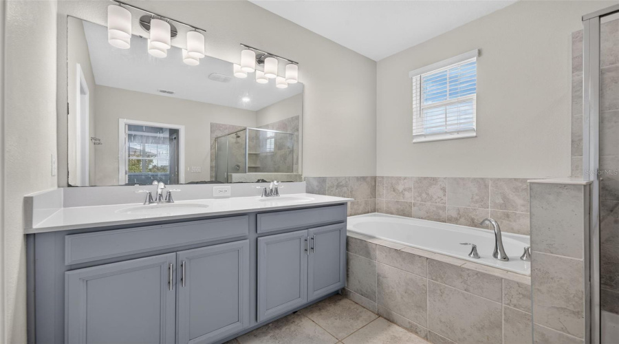 Kissimmee, Florida 34746, 4 Bedroom Bedrooms, ,3 Bathroombathrooms,Residential,For Sale,Title,0,Mfro6415126