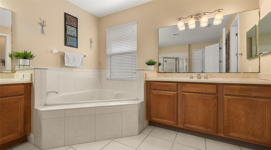 Kissimmee, Florida 34746, 4 Bedroom Bedrooms, ,3 Bathroombathrooms,Residential,For Sale,Eagle Isle,0,Mfrs5158737