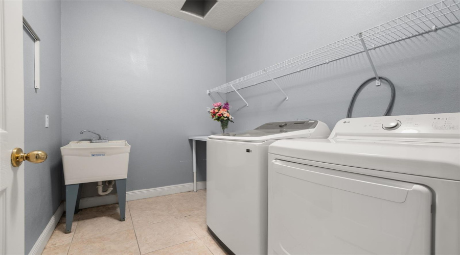 Kissimmee, Florida 34746, 4 Bedroom Bedrooms, ,3 Bathroombathrooms,Residential,For Sale,Eagle Isle,0,Mfrs5158737