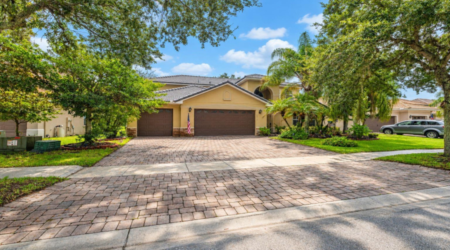 Kissimmee, Florida 34746, 4 Bedroom Bedrooms, ,3 Bathroombathrooms,Residential,For Sale,Eagle Isle,0,Mfrs5158737