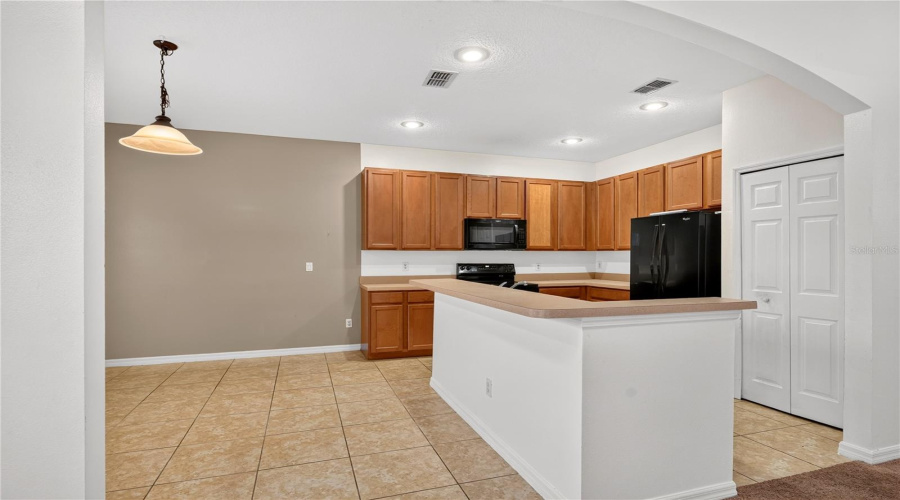 Kissimmee, Florida 34746, 4 Bedroom Bedrooms, ,2 Bathroombathrooms,Residential,For Sale,Sweetspire Cir,0,Mfro6448290