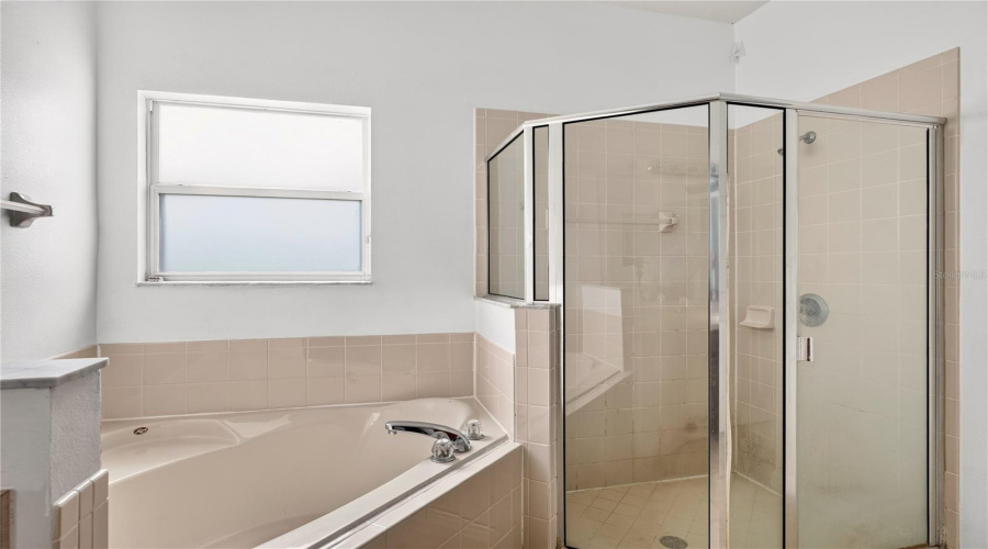 Kissimmee, Florida 34746, 4 Bedroom Bedrooms, ,2 Bathroombathrooms,Residential,For Sale,Sweetspire Cir,0,Mfro6448290