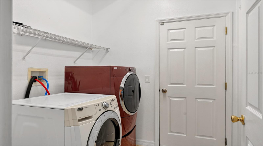 Kissimmee, Florida 34746, 4 Bedroom Bedrooms, ,2 Bathroombathrooms,Residential,For Sale,Sweetspire Cir,0,Mfro6448290