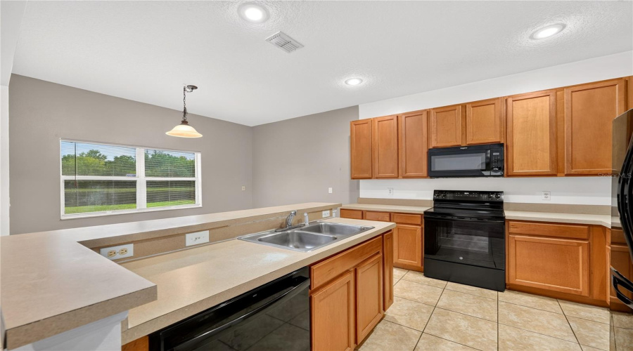 Kissimmee, Florida 34746, 4 Bedroom Bedrooms, ,2 Bathroombathrooms,Residential,For Sale,Sweetspire Cir,0,Mfro6448290