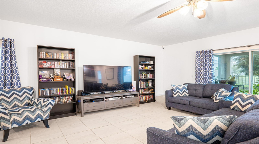 Davenport, Florida 33837, 4 Bedroom Bedrooms, ,2 Bathroombathrooms,Residential,For Sale,Island Slough,0,Mfro6447998