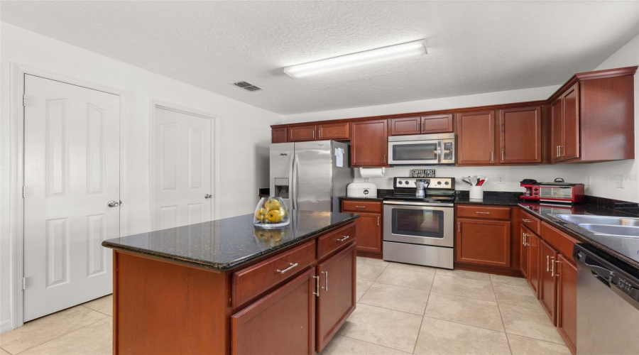 Kissimmee, Florida 34746, 4 Bedroom Bedrooms, ,2 Bathroombathrooms,Residential,For Sale,Boating,0,Mfrs5157912