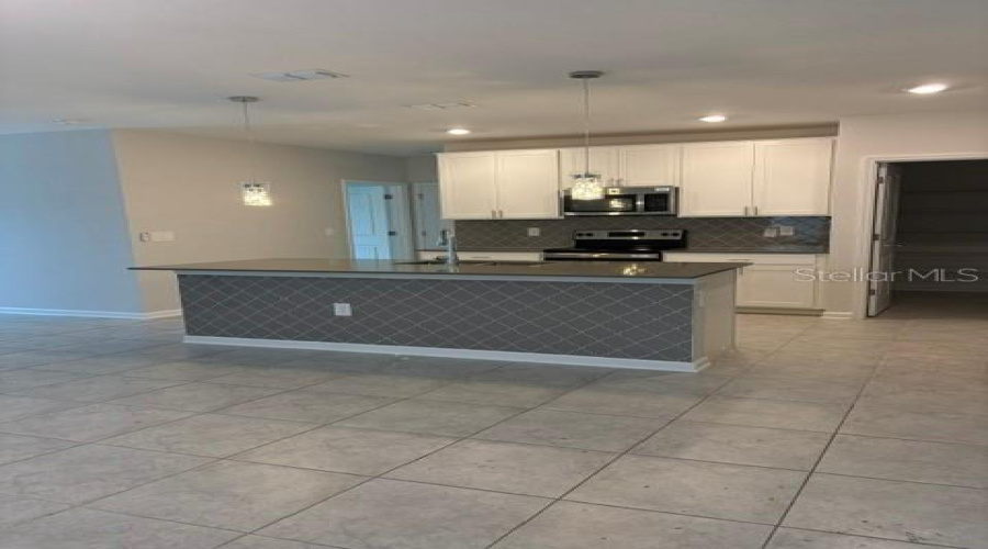Davenport, Florida 33837, 6 Bedroom Bedrooms, ,3 Bathroombathrooms,Residential,For Sale,John Jacob,0,Mfro6448249