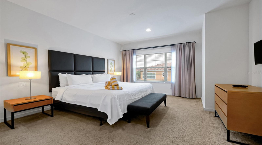 Kissimmee, Florida 34746, 2 Bedroom Bedrooms, ,2 Bathroombathrooms,Residential,For Sale,Roadster,0,Mfro6448098