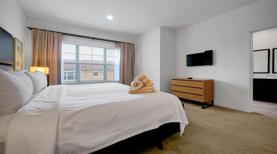 Kissimmee, Florida 34746, 2 Bedroom Bedrooms, ,2 Bathroombathrooms,Residential,For Sale,Roadster,0,Mfro6448098
