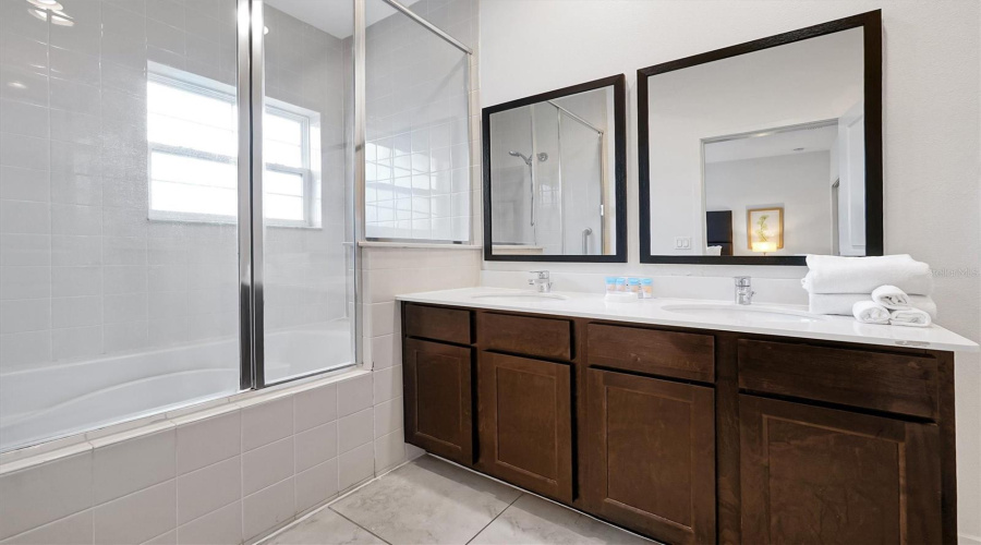 Kissimmee, Florida 34746, 2 Bedroom Bedrooms, ,2 Bathroombathrooms,Residential,For Sale,Roadster,0,Mfro6448098