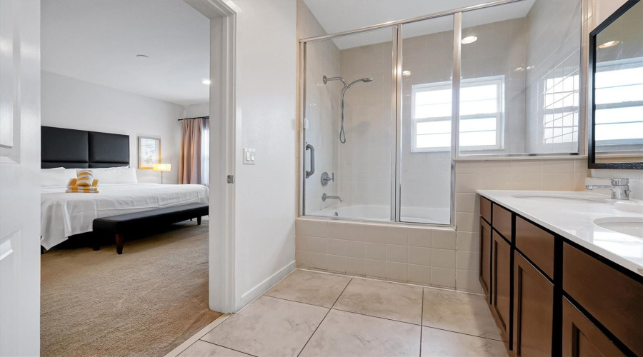 Kissimmee, Florida 34746, 2 Bedroom Bedrooms, ,2 Bathroombathrooms,Residential,For Sale,Roadster,0,Mfro6448098