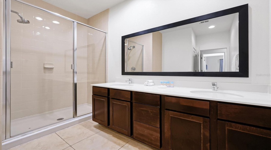 Kissimmee, Florida 34746, 2 Bedroom Bedrooms, ,2 Bathroombathrooms,Residential,For Sale,Roadster,0,Mfro6448098