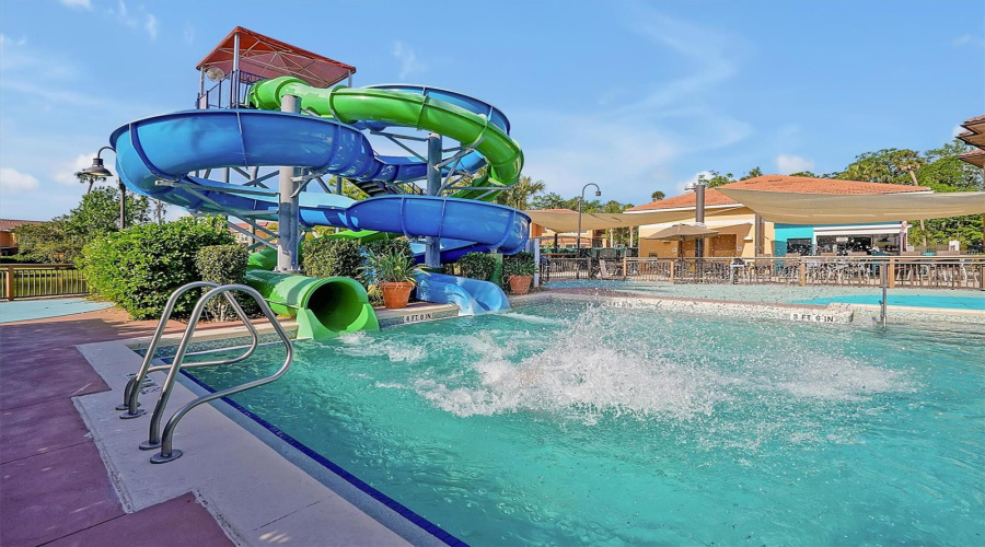 Kissimmee, Florida 34746, 2 Bedroom Bedrooms, ,2 Bathroombathrooms,Residential,For Sale,Roadster,0,Mfro6448098