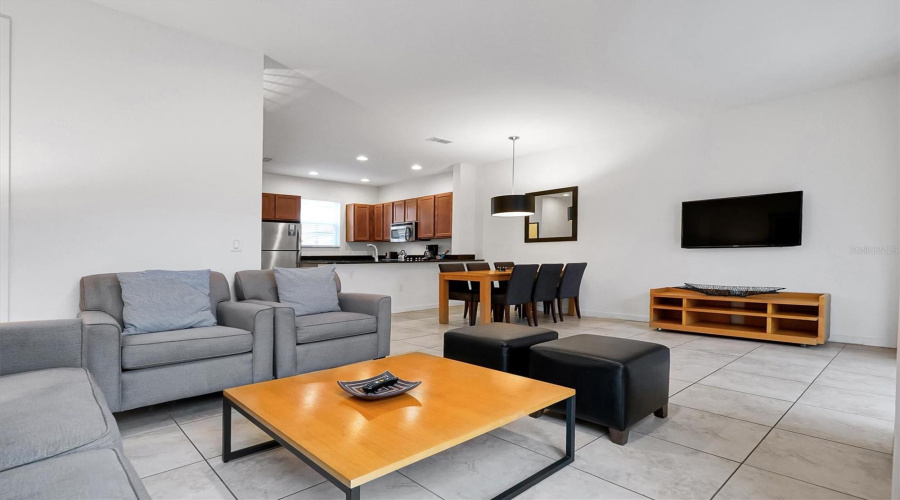 Kissimmee, Florida 34746, 2 Bedroom Bedrooms, ,2 Bathroombathrooms,Residential,For Sale,Roadster,0,Mfro6448098